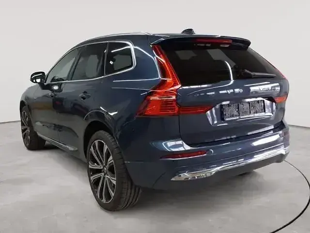 Gebraucht Volvo XC60 Plus 197 PS (144 kW) 2023 Denim blue metallic SUV