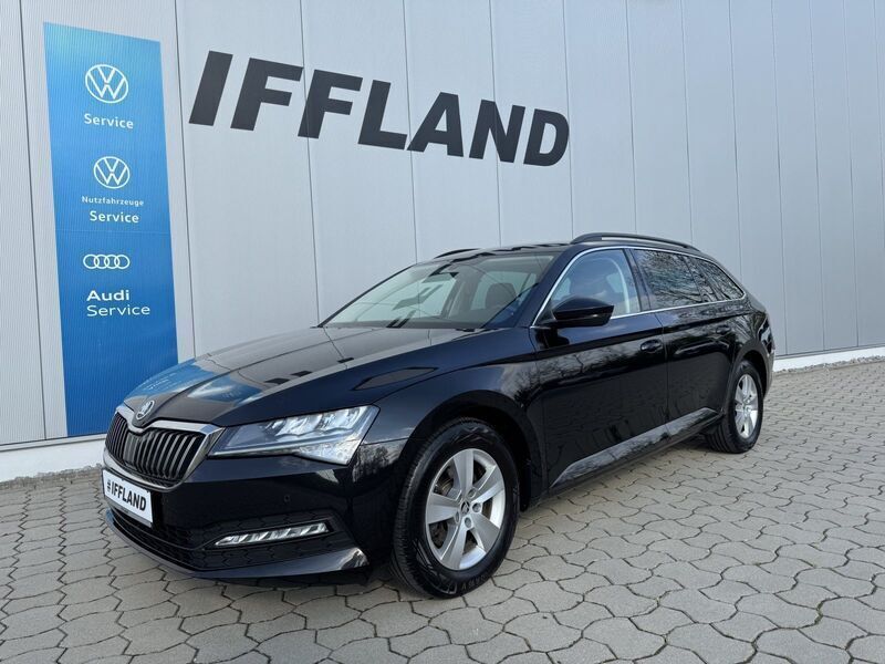 Schwarz Gebraucht 2021 Skoda Superb Ambition Limousine | 23.890 € (Fairer Preis) - Bild 1/4