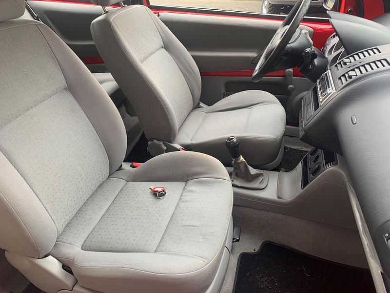 Rot Gebraucht 1999 VW Lupo Basis Kleinwagen | 2.300 € (Teuer) - Bild 1/4
