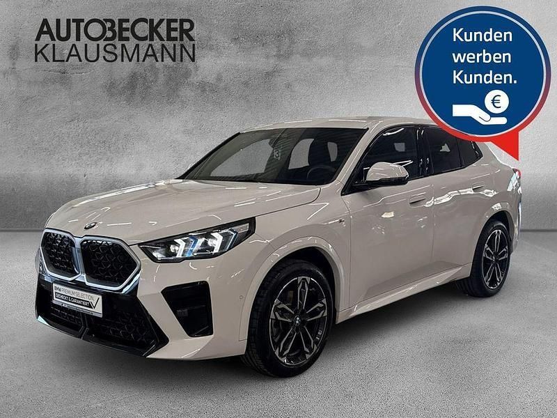 Weiss Gebraucht 2024 BMW X2 Luxury Line SUV | 44.293 € (Superpreis) - Bild 1/4