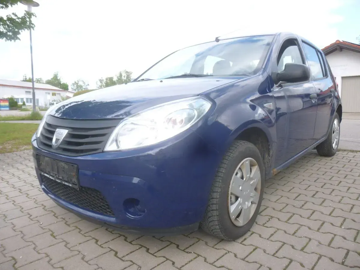 Używany Dacia Sandero 75 KM (55 kW) 2009 Niebieski Hatchback