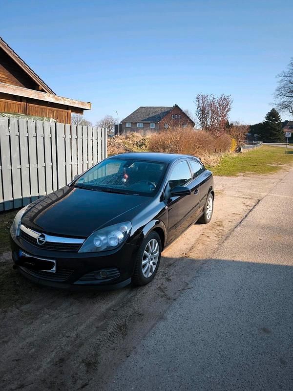 Gebraucht Opel Astra 115 PS (84 kW) 2008 Schwarz Kleinwagen