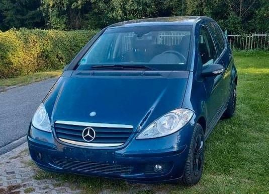 Blau Gebraucht 2007 Mercedes A180 Kleinwagen | 2.899 € (Fairer Preis) - Bild 1/4