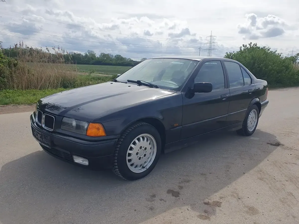 Second-hand BMW 320 150 CP (110 kW) 1996 Negru Berlinǎ