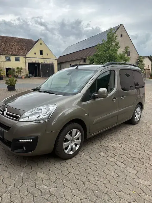 Gebraucht Citroën Berlingo 120 PS (88 kW) 2018 Braun Van / Kleinbus