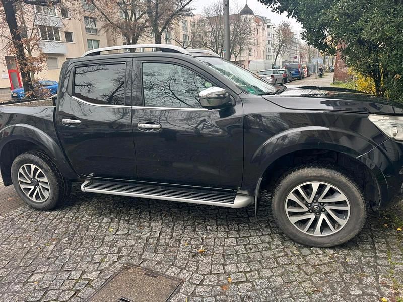 Schwarz Gebraucht 2016 Nissan Navara Abholung | 9.500 € - Bild 1/4