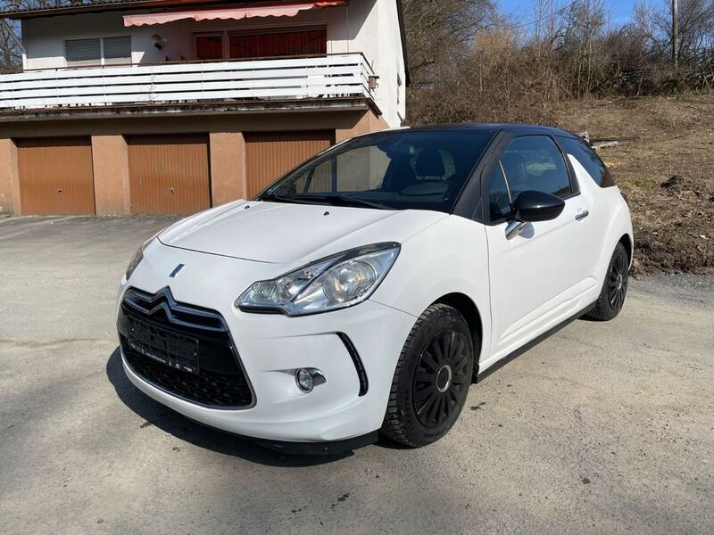 Schwarz Gebraucht 2011 Citroën DS3 So Chic Limousine | 6.499 € - Bild 1/4