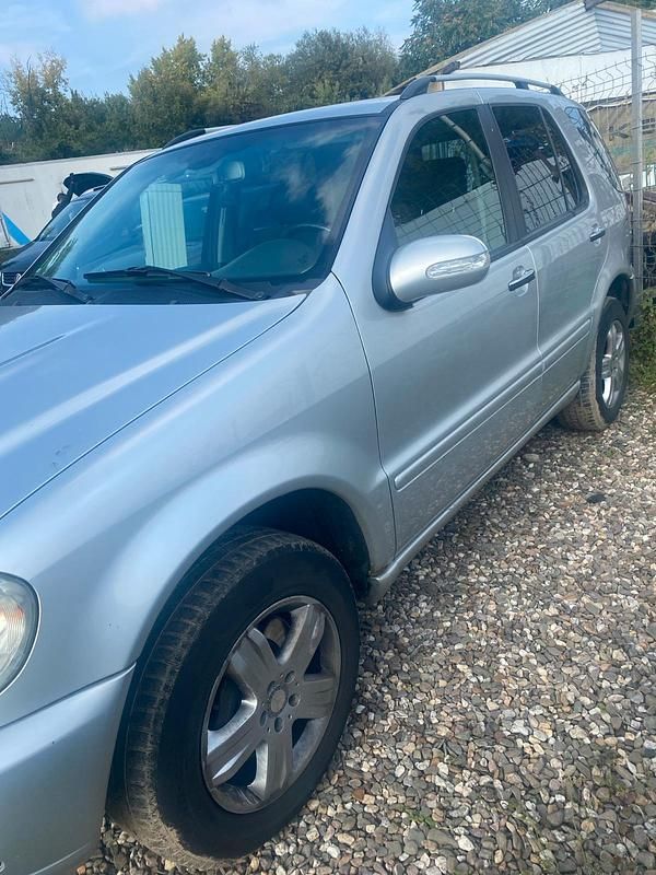 Silber Gebraucht 2005 Mercedes ML270 SUV | 3.250 € (Fairer Preis) - Bild 1/4