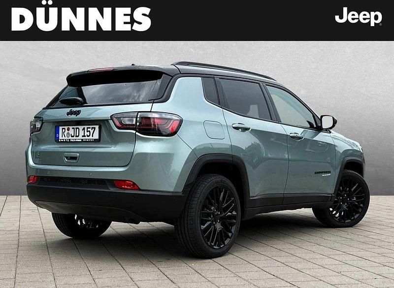 Gebraucht Jeep Compass 96 PS (70 kW) 2022 Grün SUV