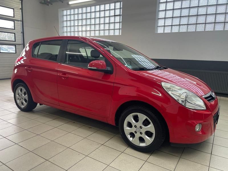 Rot Gebraucht 2012 Hyundai i20 Classic Kleinwagen | 1.700 € (Fairer Preis) - Bild 1/4