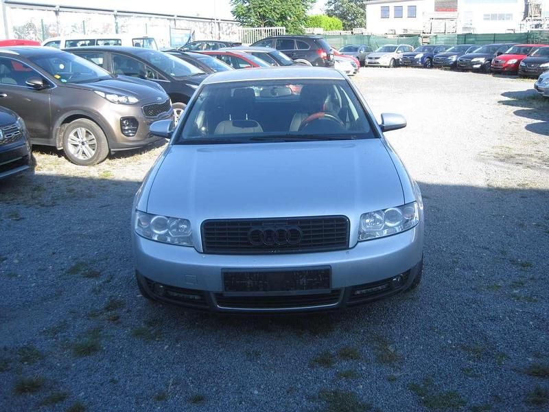 Silber Gebraucht 2002 Audi A4 Limousine | 990 € (Guter Preis) - Bild 1/4