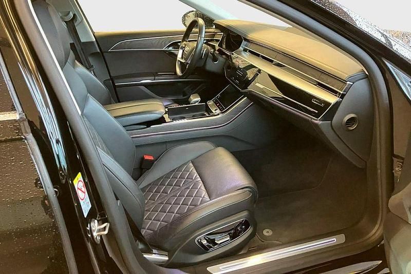 Gebraucht Audi A8L Ambiente 286 PS (210 kW) 2022 Brillantschwarz Limousine