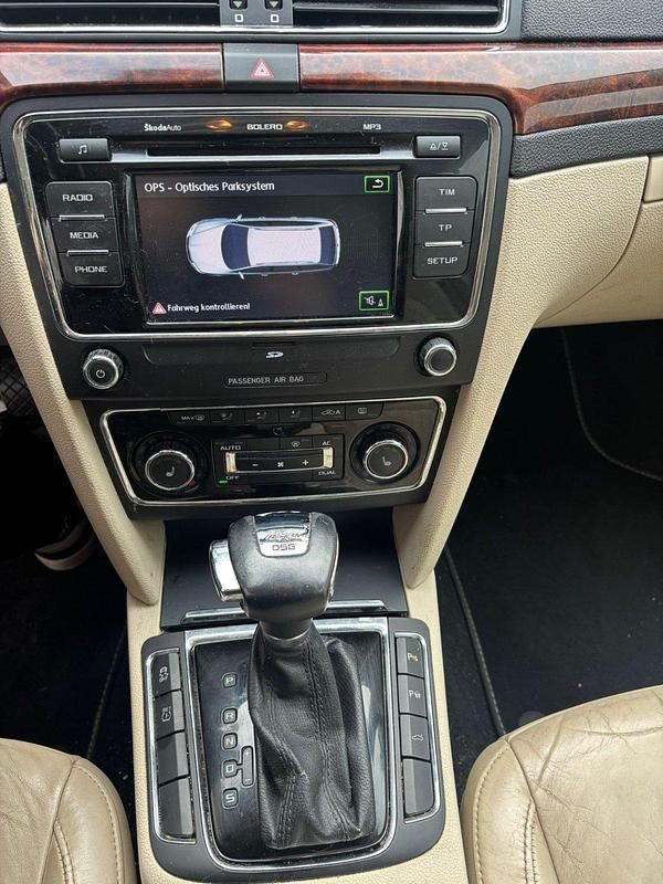 Gebraucht Skoda Superb 260 PS (191 kW) 2011 Violet Kombi