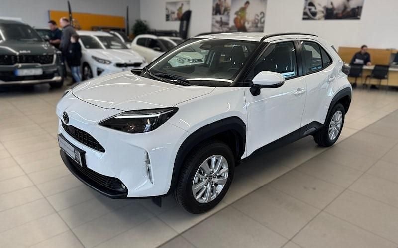 Weiß Gebraucht 2024 Toyota Yaris Cross Comfort SUV | 23.750 € (Superpreis) - Bild 1/4
