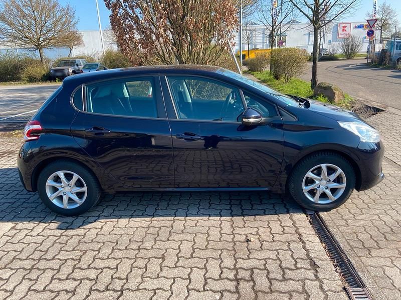 Second-hand Peugeot 208 75 CP (55 kW) 2014 Mov Hatchback