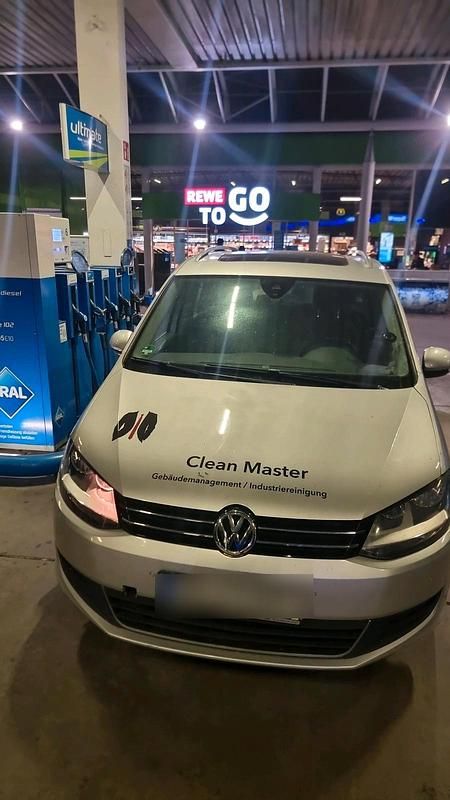 Silber Gebraucht 2013 VW Sharan Van / Kleinbus | 7.200 € - Bild 1/4
