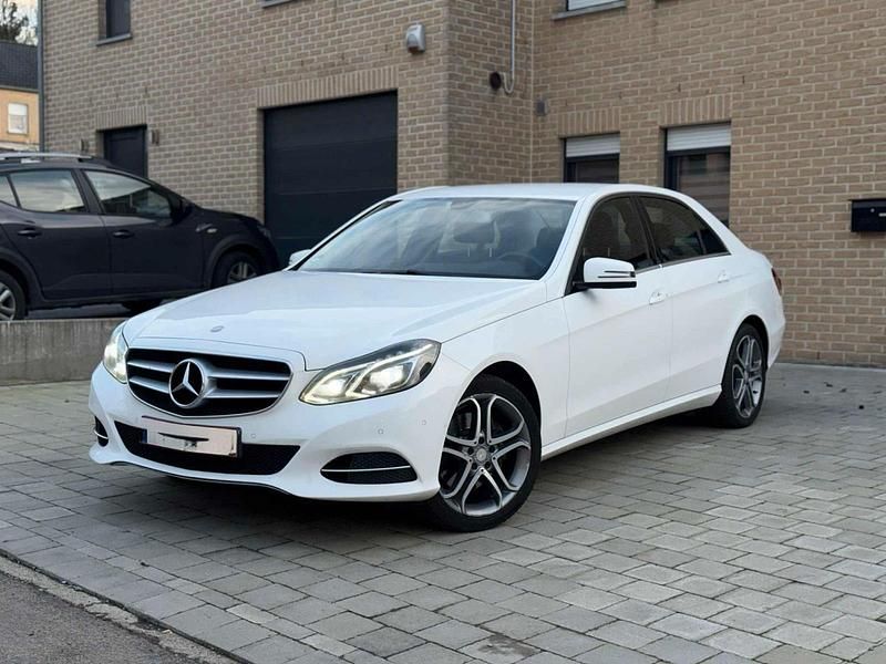 Weiß Gebraucht 2014 Mercedes E200 Limousine | 7.890 € (Fairer Preis) - Bild 1/4
