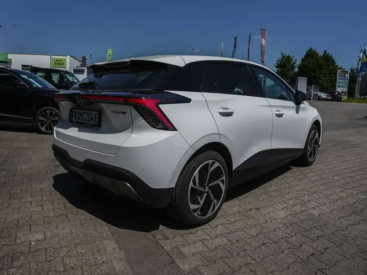 Gebraucht MG MG4 EV 150 kW (204 PS) 2026 Arctic white Kleinwagen