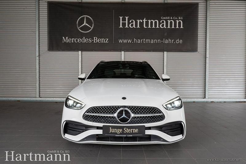 Gebraucht Mercedes C300 AMG Line Premium Plus 265 PS (194 kW) 2024 Unilack polarweiß Kombi