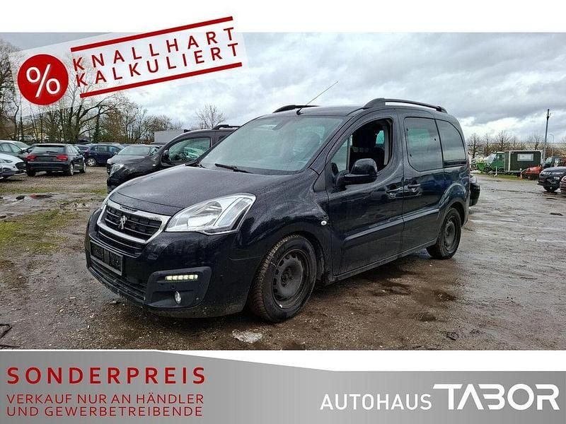Gebraucht Peugeot Partner Tepee 120 PS (88 kW) 2016 Noir onyx Van / Kleinbus