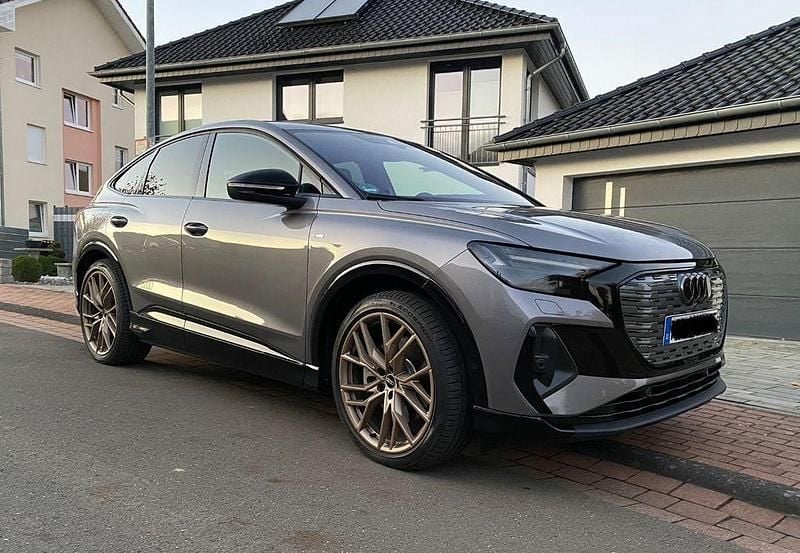 Gebraucht Audi Q4 e-tron Sport 219 kW (299 PS) 2023 Grau SUV