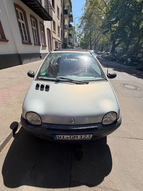 Second-hand Renault Twingo Expression 58 CP (42 kW) 2004 Argintiu Hatchback