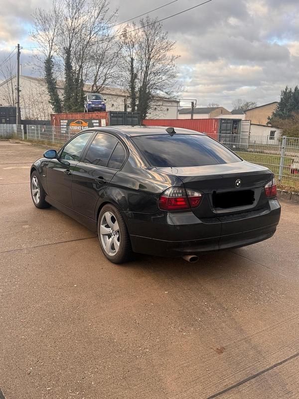 Gebraucht BMW 320 150 PS (110 kW) 2006 Schwarz Limousine