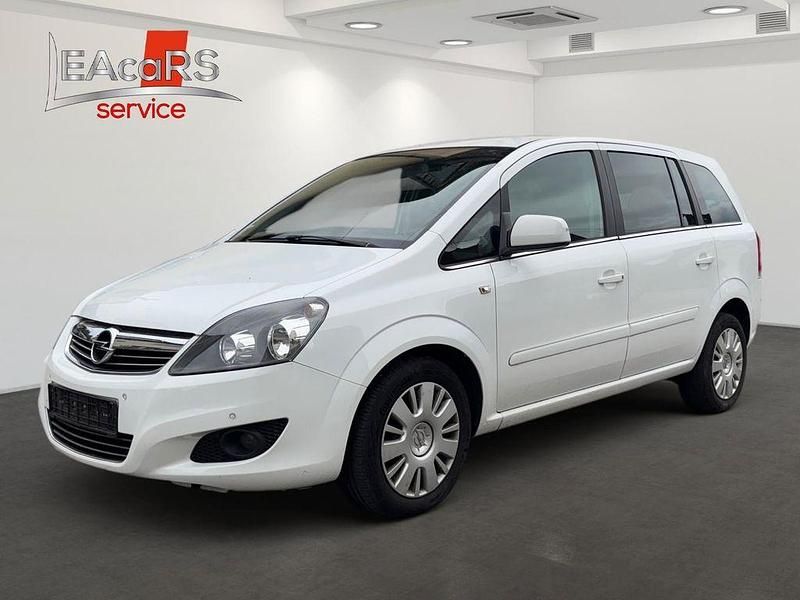 Weiß Gebraucht 2011 Opel Zafira Edition Van / Kleinbus | 4.100 € (Fairer Preis) - Bild 1/4