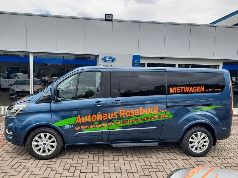 Gebraucht Ford Tourneo Titanium 131 PS (96 kW) 2022 Blau Van / Kleinbus