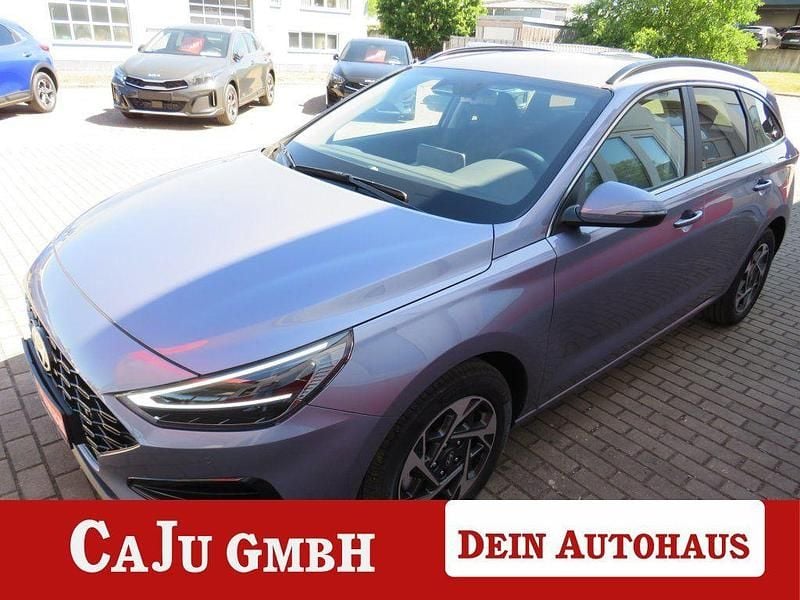 Blau Neu 2025 Hyundai i30 Style Limousine | 24.545 € (Superpreis) - Bild 1/4