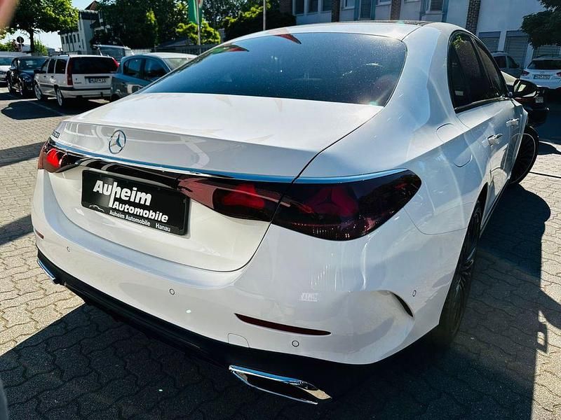 Gebraucht Mercedes E200 AMG Line Premium Plus 204 PS (150 kW) 2024 Polarweiss  unilack Limousine
