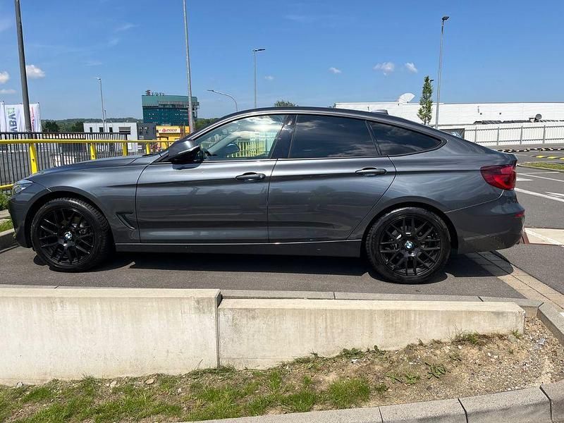 Gebraucht BMW 320 Comfort Edition 190 PS (139 kW) 2019 Grau Limousine