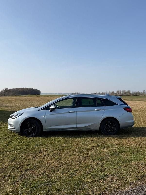 Gebraucht Opel Astra Dynamic 160 PS (117 kW) 2016 Blau Kombi