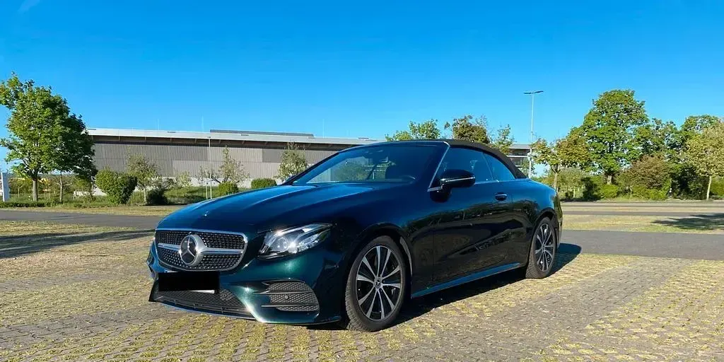 Gebraucht Mercedes E220 AMG line 194 PS (142 kW) 2018 Grün Cabrio