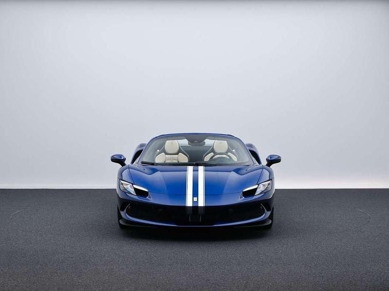 Gebraucht Ferrari 296 829 PS (609 kW) 2025 Blu tour de france Cabrio