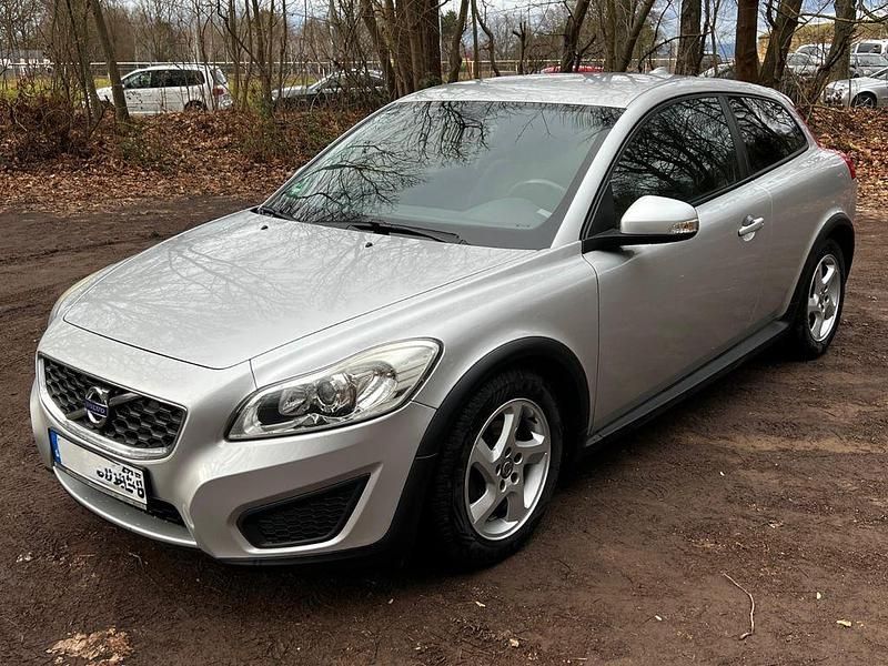 Silber Gebraucht 2010 Volvo C30 Drive Kinetic Kleinwagen | 4.300 € (Fairer Preis) - Bild 1/4
