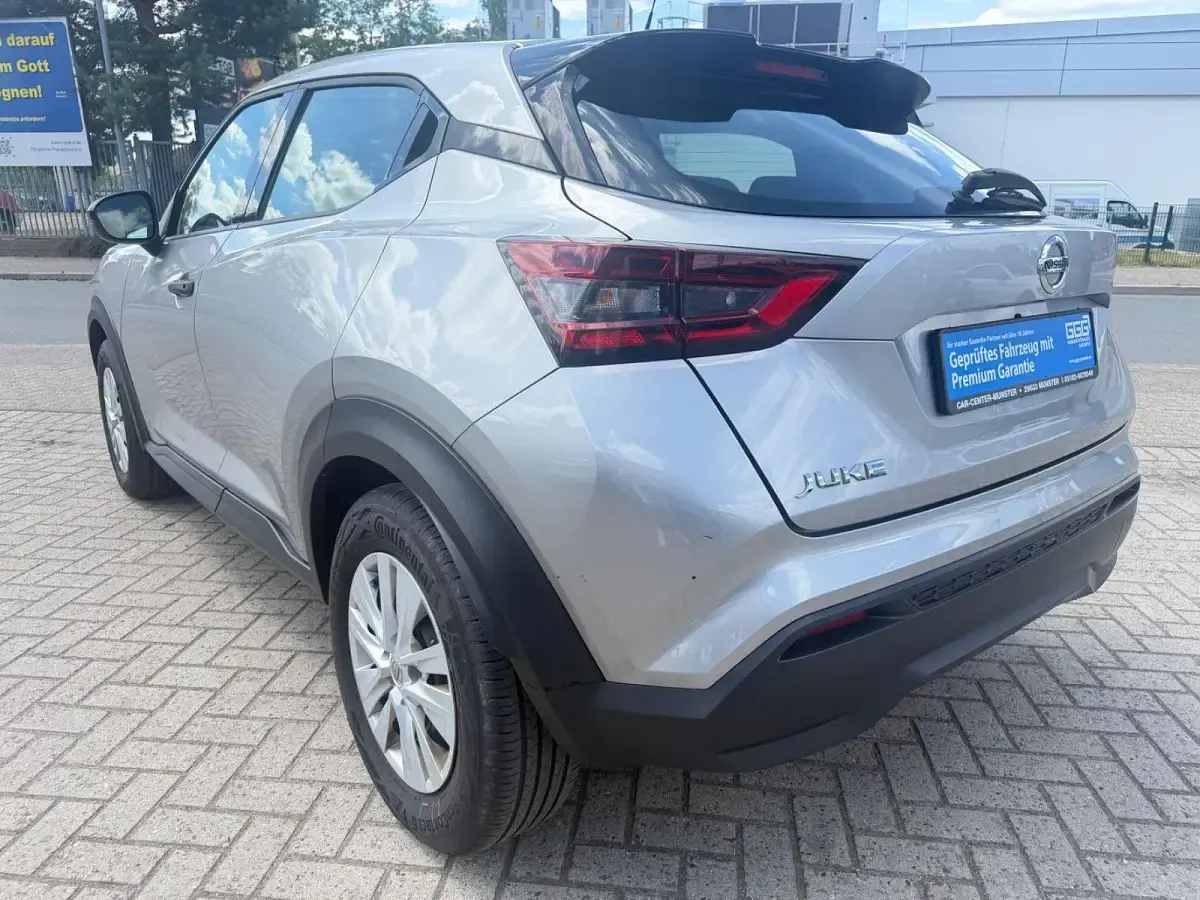 Gebraucht Nissan Juke Acenta 114 PS (83 kW) 2022 Silber SUV