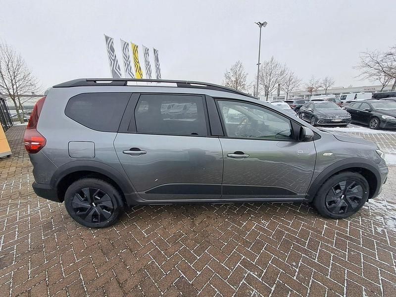 Neu Dacia Jogger Expression 110 PS (80 kW) 2025 Grau Van / Kleinbus