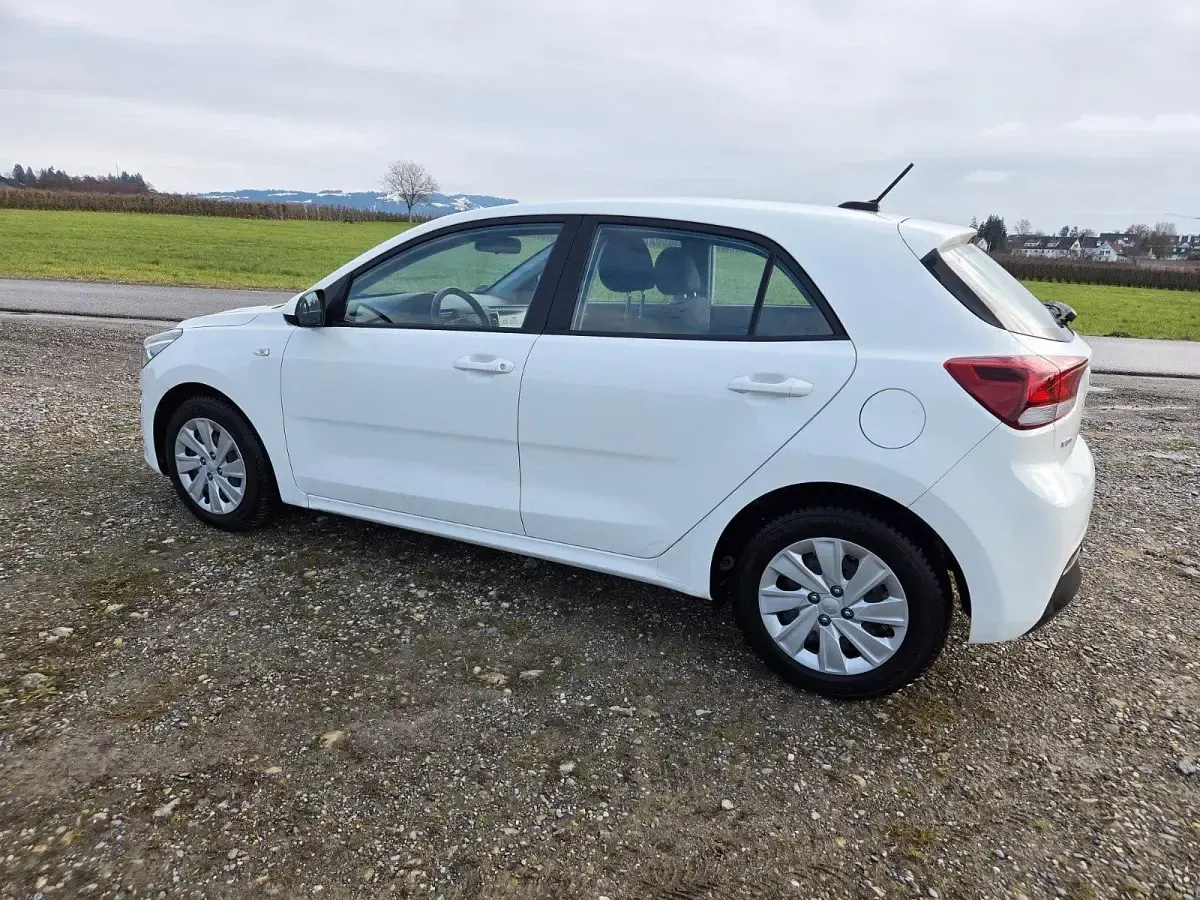 Gebraucht Kia Rio 82 PS (60 kW) 2022 Weiß Kleinwagen