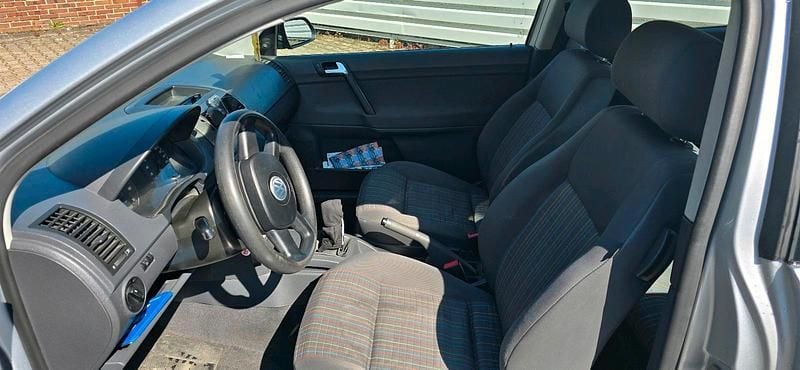 Gebraucht VW Polo 54 PS (39 kW) 2005 Silber Kleinwagen