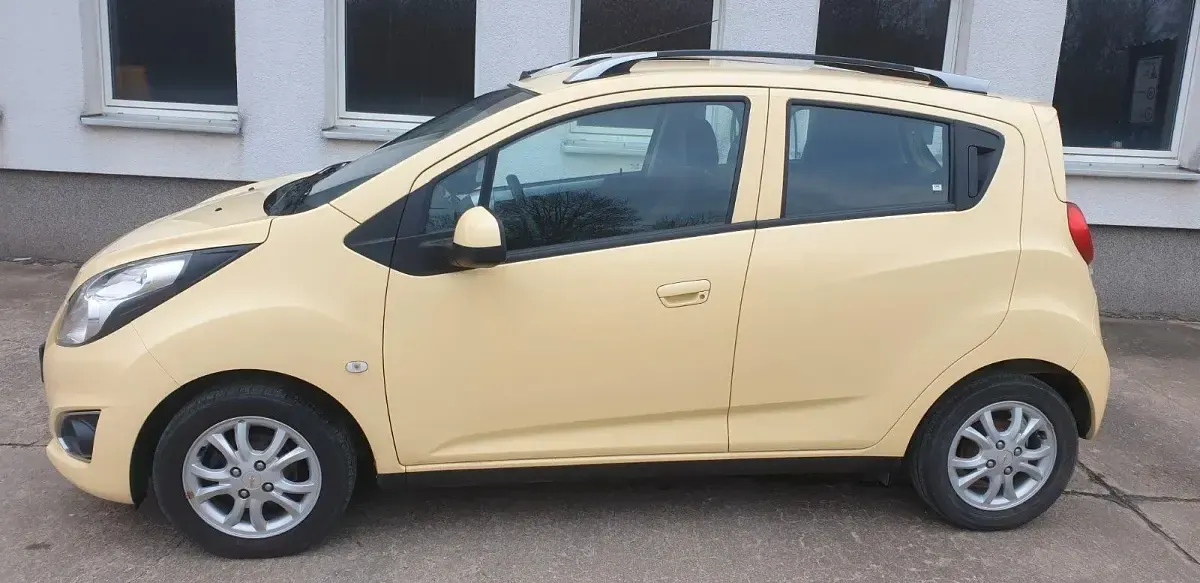 Używany Chevrolet Spark LT 82 KM (60 kW) 2014 Żółty Hatchback