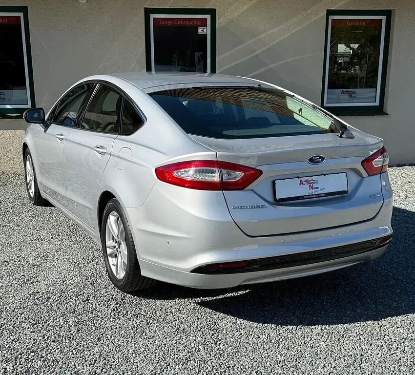 Gebraucht Ford Mondeo Titanium 160 PS (117 kW) 2016 Silber Limousine