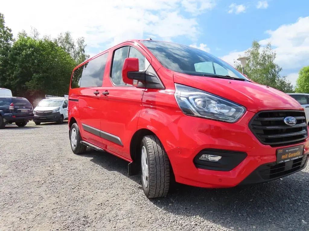 Gebraucht Ford Transit Trend 105 PS (77 kW) 2022 Rot Kombi