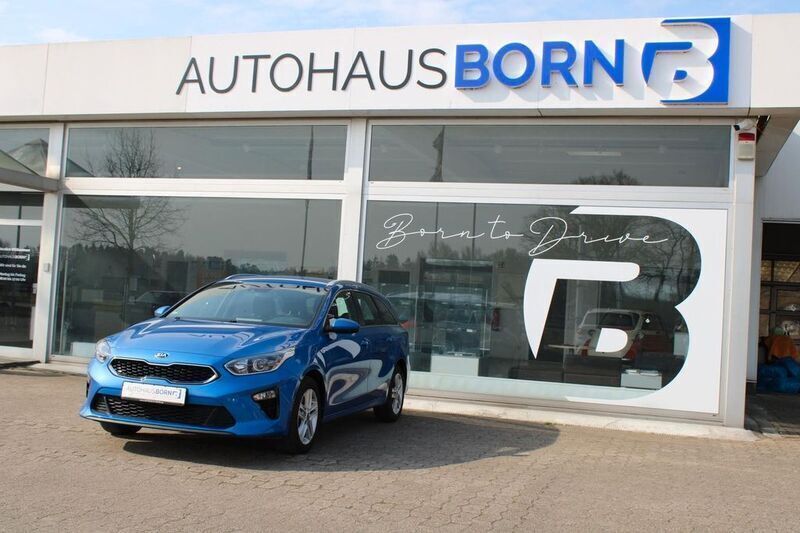 Blau Gebraucht 2021 Kia Ceed Sportswagon Vision Kombi | 17.990 € (Fairer Preis) - Bild 1/4