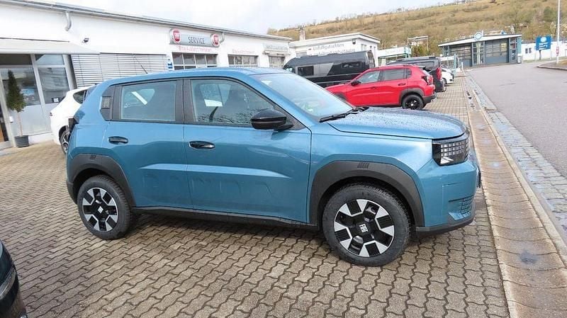 Neu Fiat Grande Panda Icon 101 PS (74 kW) 2026 Blau Kleinwagen