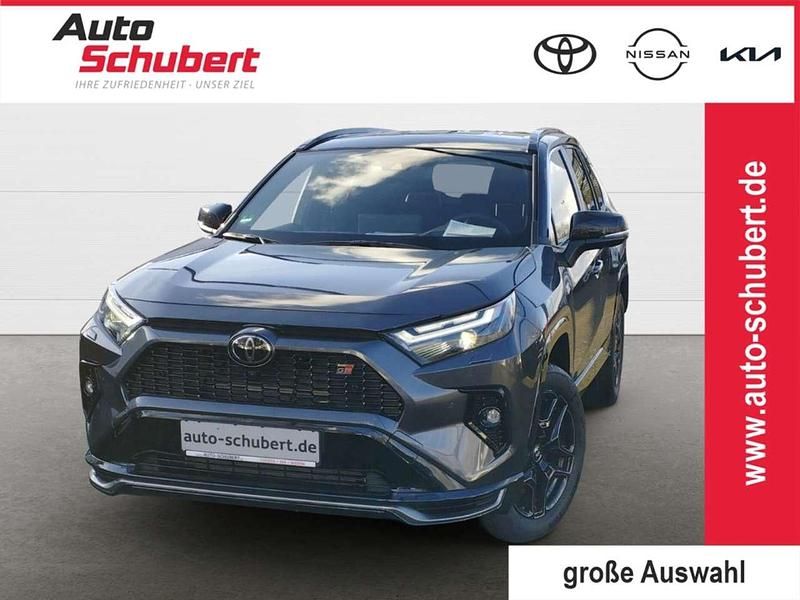 Grey metallic (1g3)/ attitude Gebraucht 2025 Toyota RAV4 Hybrid Sport SUV | 59.980 € - Bild 1/3