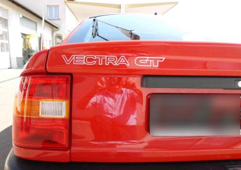 Gebraucht Opel Vectra 115 PS (84 kW) 1989 Rot Kleinwagen