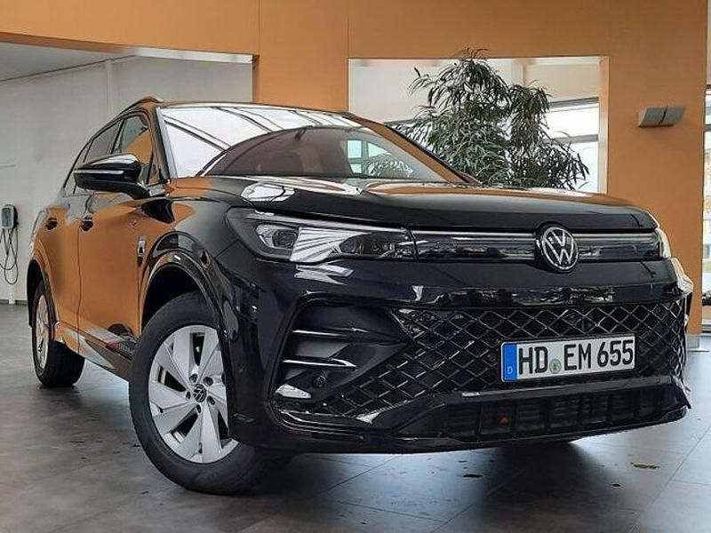 Gebraucht VW Tiguan R-line 193 PS (141 kW) 2024 Deep black perleffekt SUV