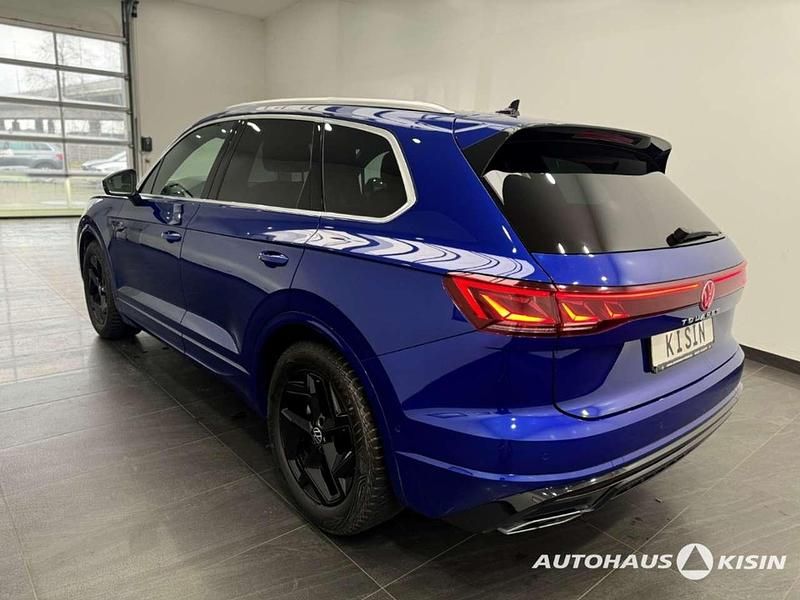 Gebraucht VW Touareg R-line 231 PS (169 kW) 2024 Blau SUV