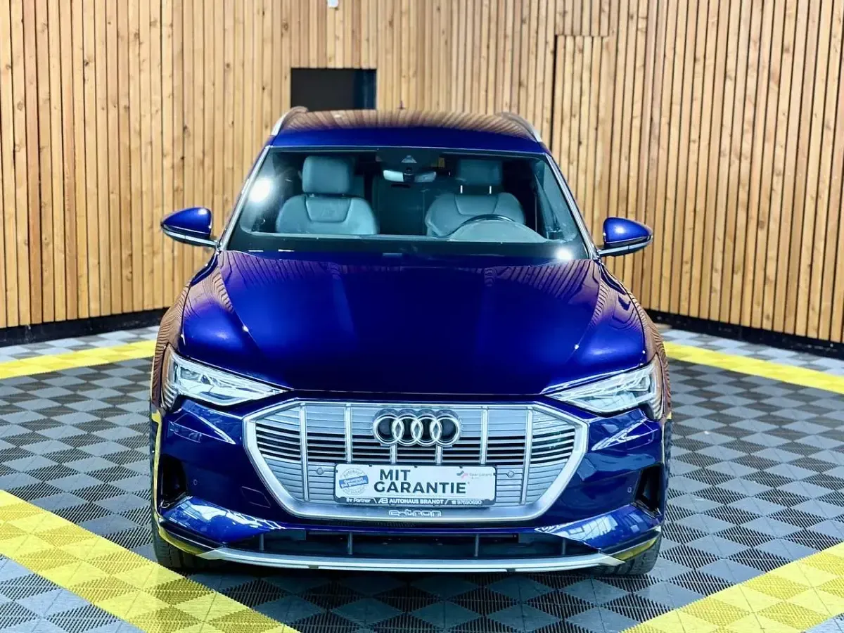 Gebraucht Audi e-tron S-Line 300 kW (408 PS) 2022 Blau SUV